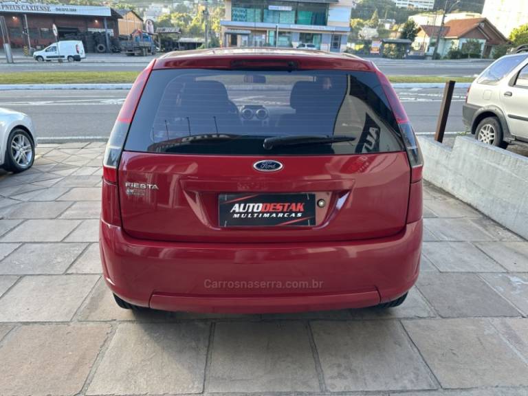 FORD - FIESTA - 2014/2014 - Vermelha - R$ 34.900,00