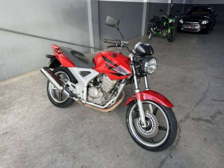 HONDA - CB TWISTER - 2008/2008 - Vermelha - R$ 10.999,00