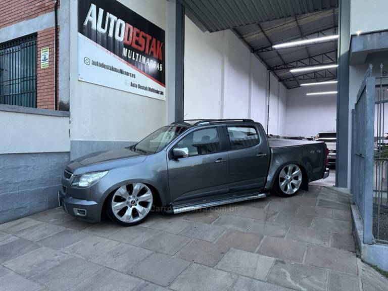 CHEVROLET - S10 - 2013/2013 - Cinza - R$ 115.000,00
