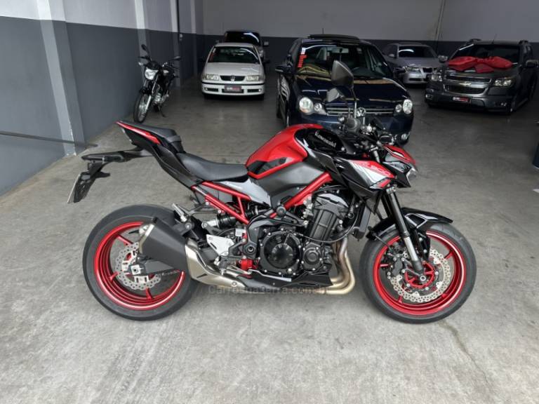 KAWASAKI - Z900 - 2025/2025 - Vermelha - R$ 61.900,00