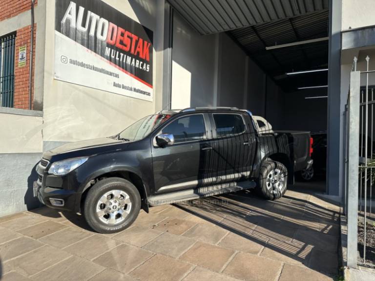 CHEVROLET - S10 - 2013/2013 - Preta - R$ 97.900,00
