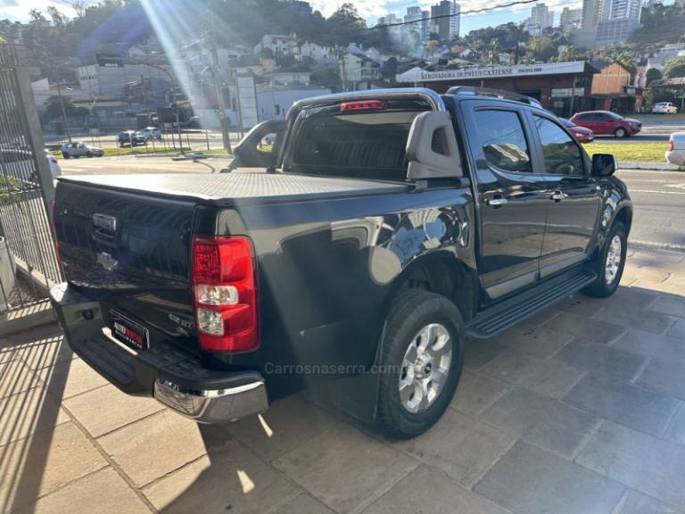 CHEVROLET - S10 - 2013/2013 - Preta - R$ 97.900,00
