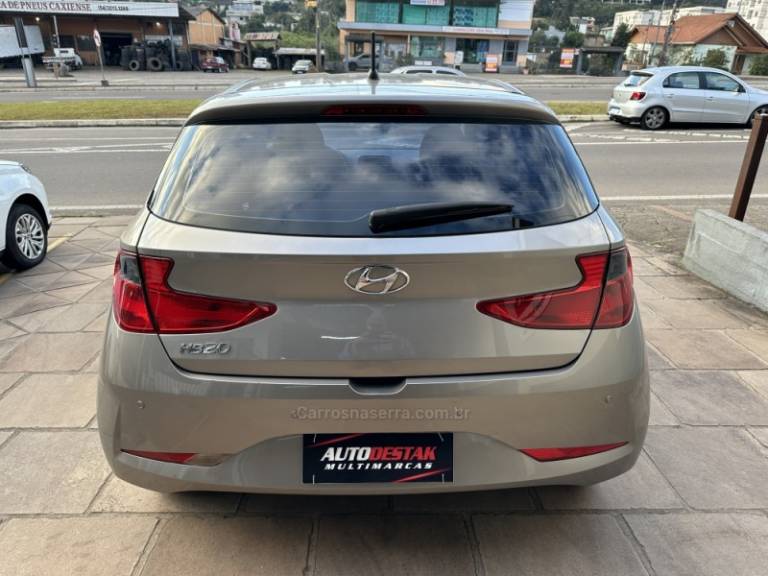 HYUNDAI - HB20 - 2022/2022 - Prata - R$ 56.900,00