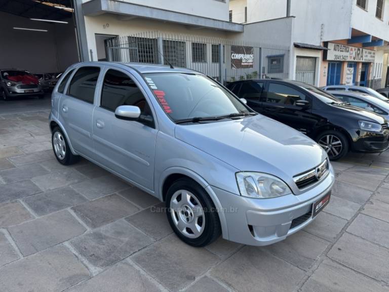 CHEVROLET - CORSA - 2008/2008 - Prata - R$ 28.900,00