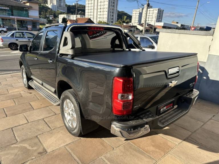 CHEVROLET - S10 - 2013/2013 - Preta - R$ 97.900,00