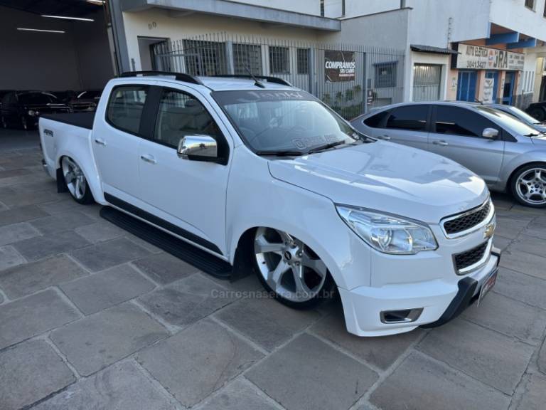CHEVROLET - S10 - 2014/2014 - Branca - R$ 139.900,00