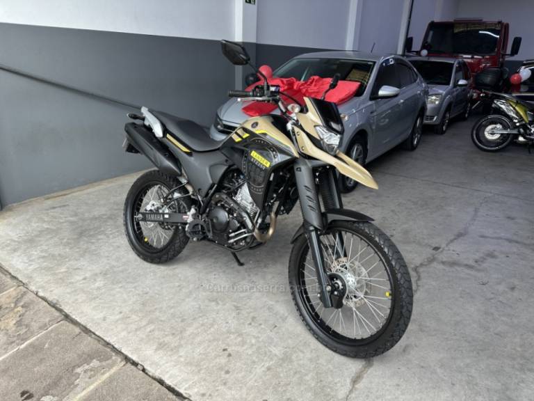 YAMAHA - XTZ 250 - 2023/2023 - Marrom - R$ 27.900,00