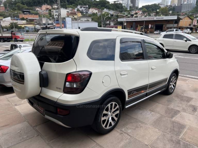 CHEVROLET - SPIN - 2016/2016 - Branca - R$ 59.900,00