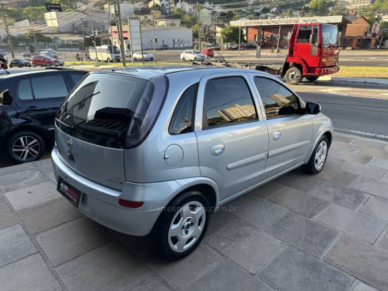 CHEVROLET - CORSA - 2008/2008 - Prata - R$ 28.900,00