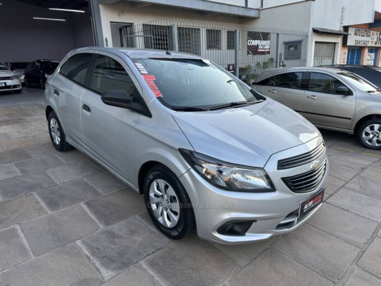 CHEVROLET - ONIX - 2019/2019 - Prata - R$ 51.900,00