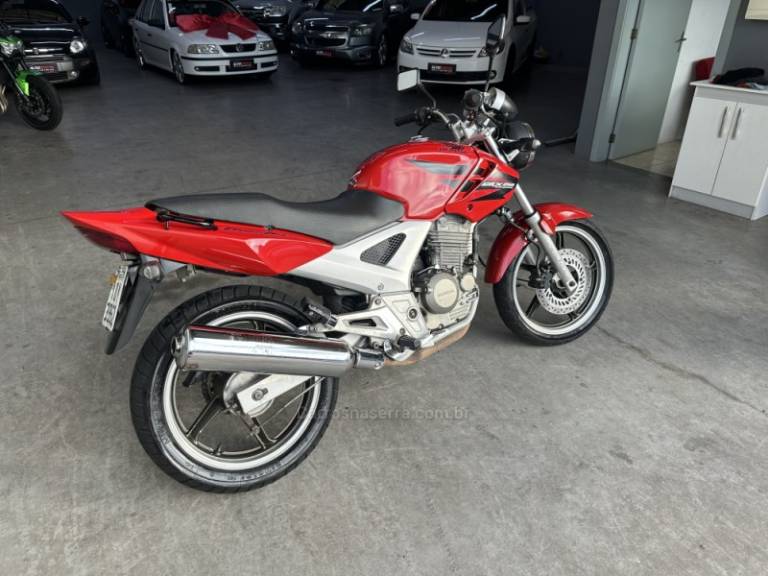 HONDA - CB TWISTER - 2008/2008 - Vermelha - R$ 10.999,00