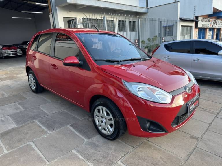 FORD - FIESTA - 2014/2014 - Vermelha - R$ 34.900,00