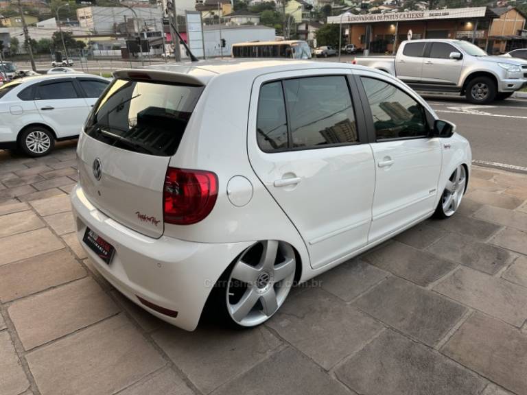 VOLKSWAGEN - FOX - 2014/2014 - Branca - R$ 45.900,00