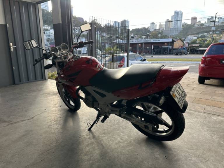 HONDA - CB TWISTER - 2008/2008 - Vermelha - R$ 10.999,00