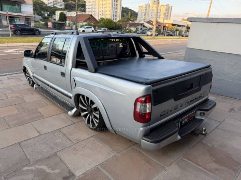 CHEVROLET - S10 - 2006/2006 - Prata - R$ 71.900,00