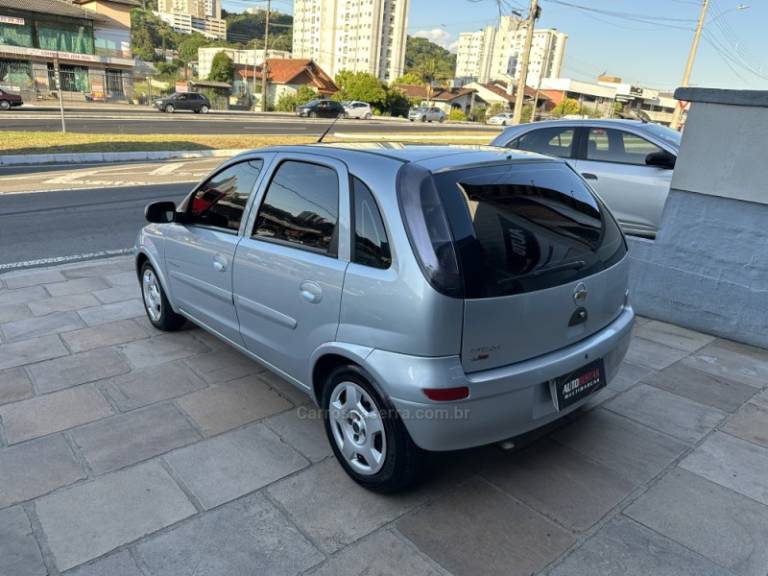 CHEVROLET - CORSA - 2008/2008 - Prata - R$ 28.900,00