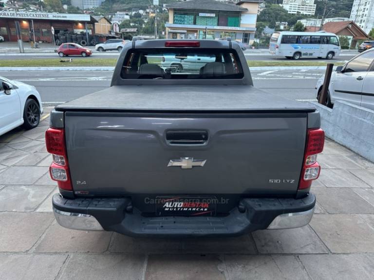 CHEVROLET - S10 - 2013/2013 - Cinza - R$ 115.000,00
