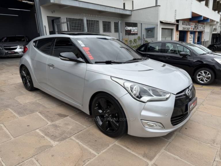 HYUNDAI - VELOSTER - 2013/2013 - Prata - R$ 63.900,00
