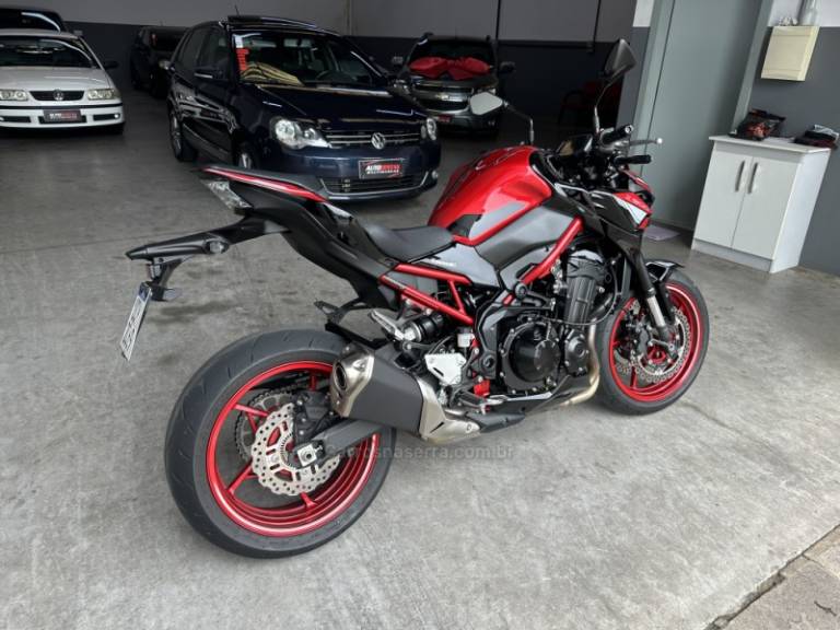KAWASAKI - Z900 - 2025/2025 - Vermelha - R$ 61.900,00