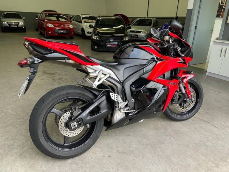 HONDA - CBR 600RR - 2010/2010 - Vermelha - R$ 45.900,00