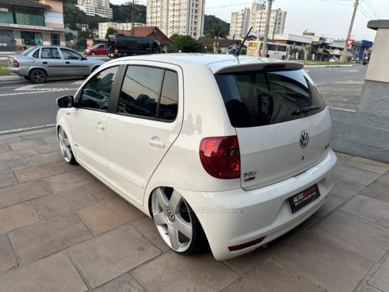 VOLKSWAGEN - FOX - 2014/2014 - Branca - R$ 45.900,00