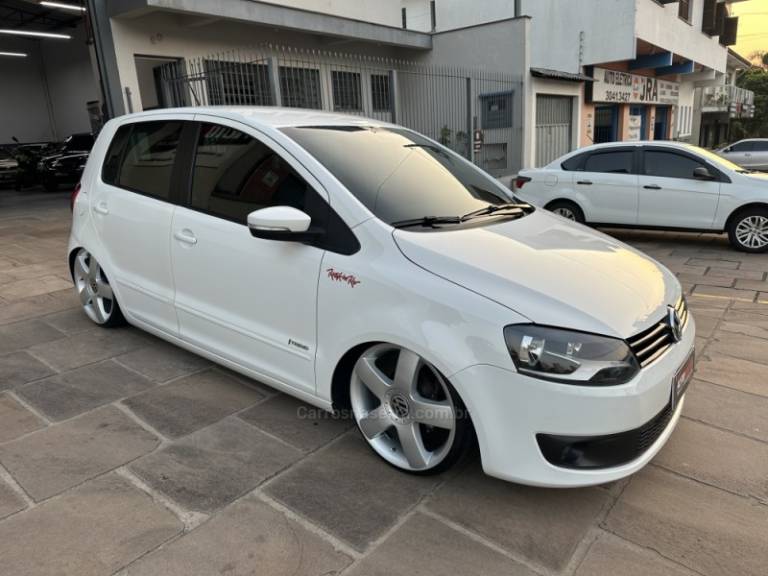 VOLKSWAGEN - FOX - 2014/2014 - Branca - R$ 45.900,00